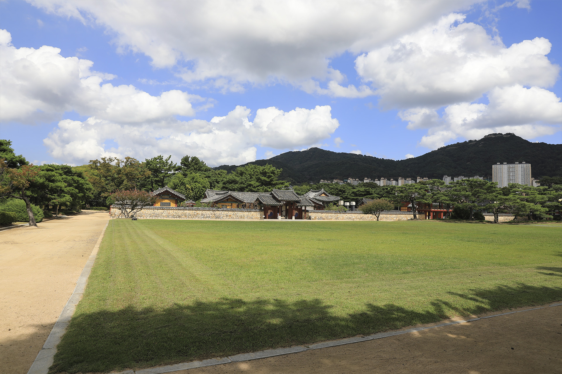 김해시 수로왕릉