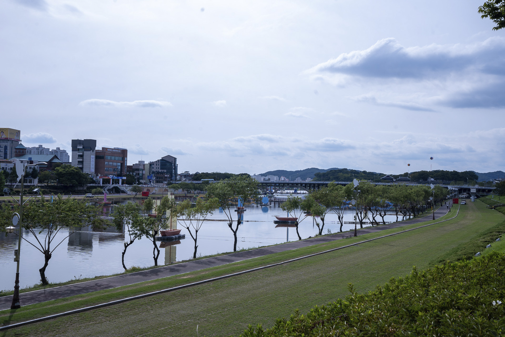 진주시 남강 고수부지
