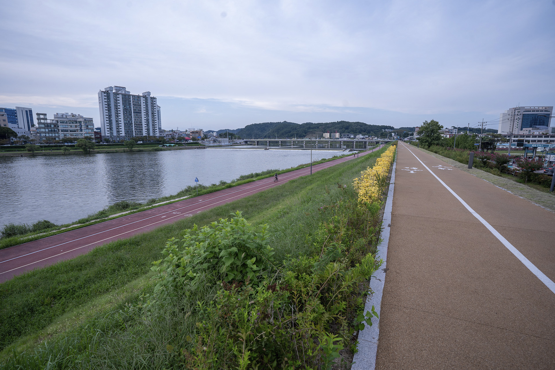 진주시 남강 고수부지
