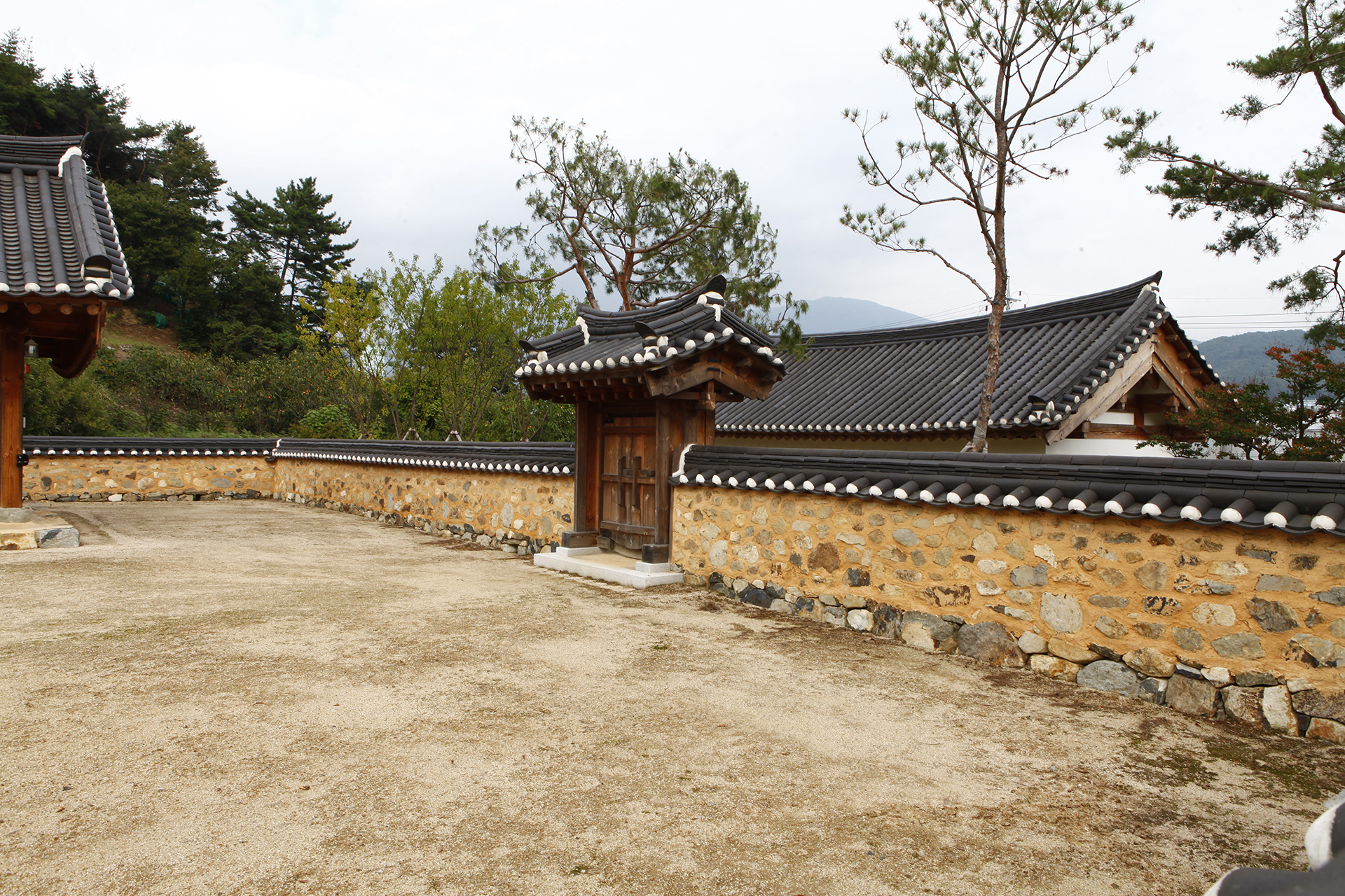 박제상 유적 효충사