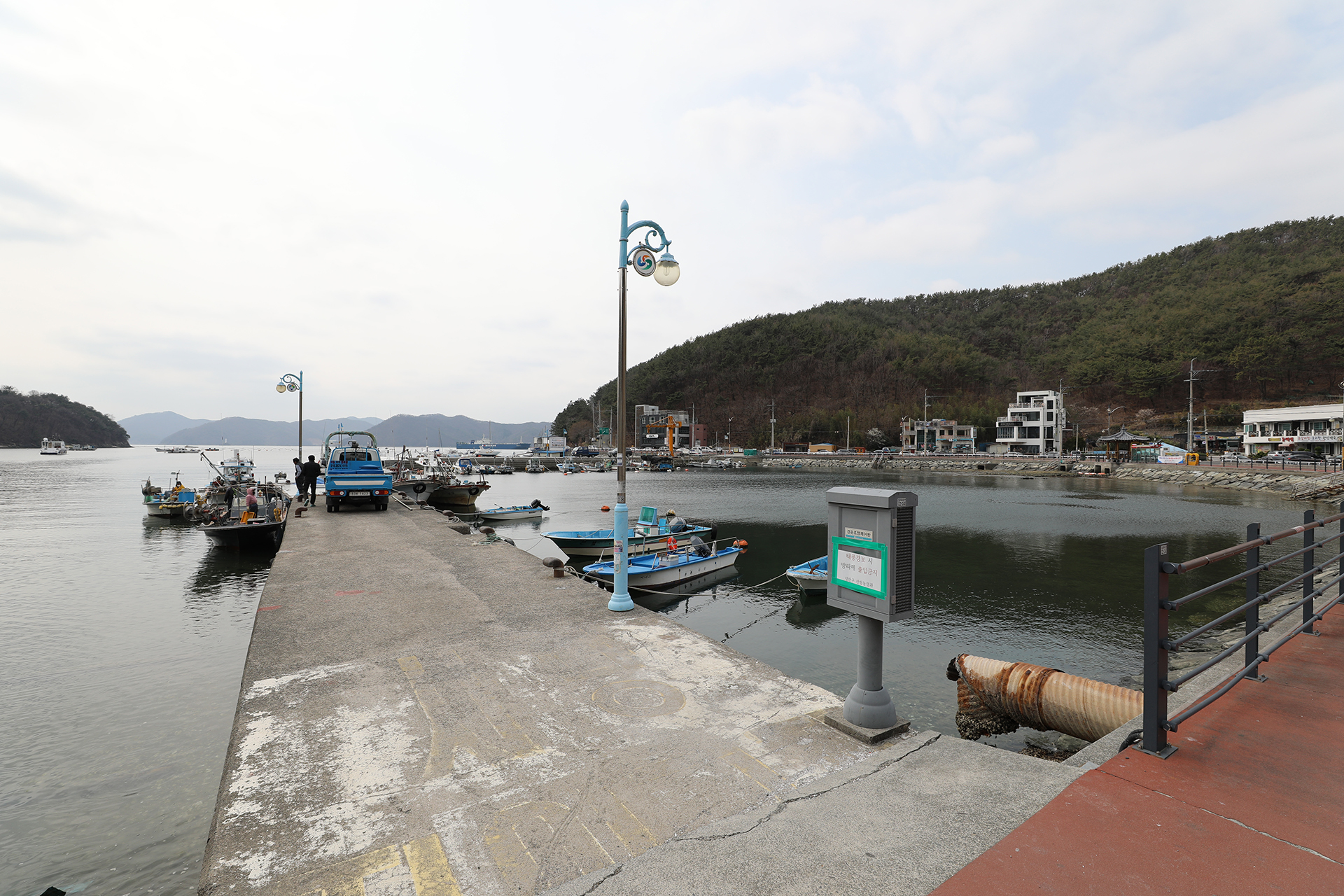 창원시 귀산동 해안도로