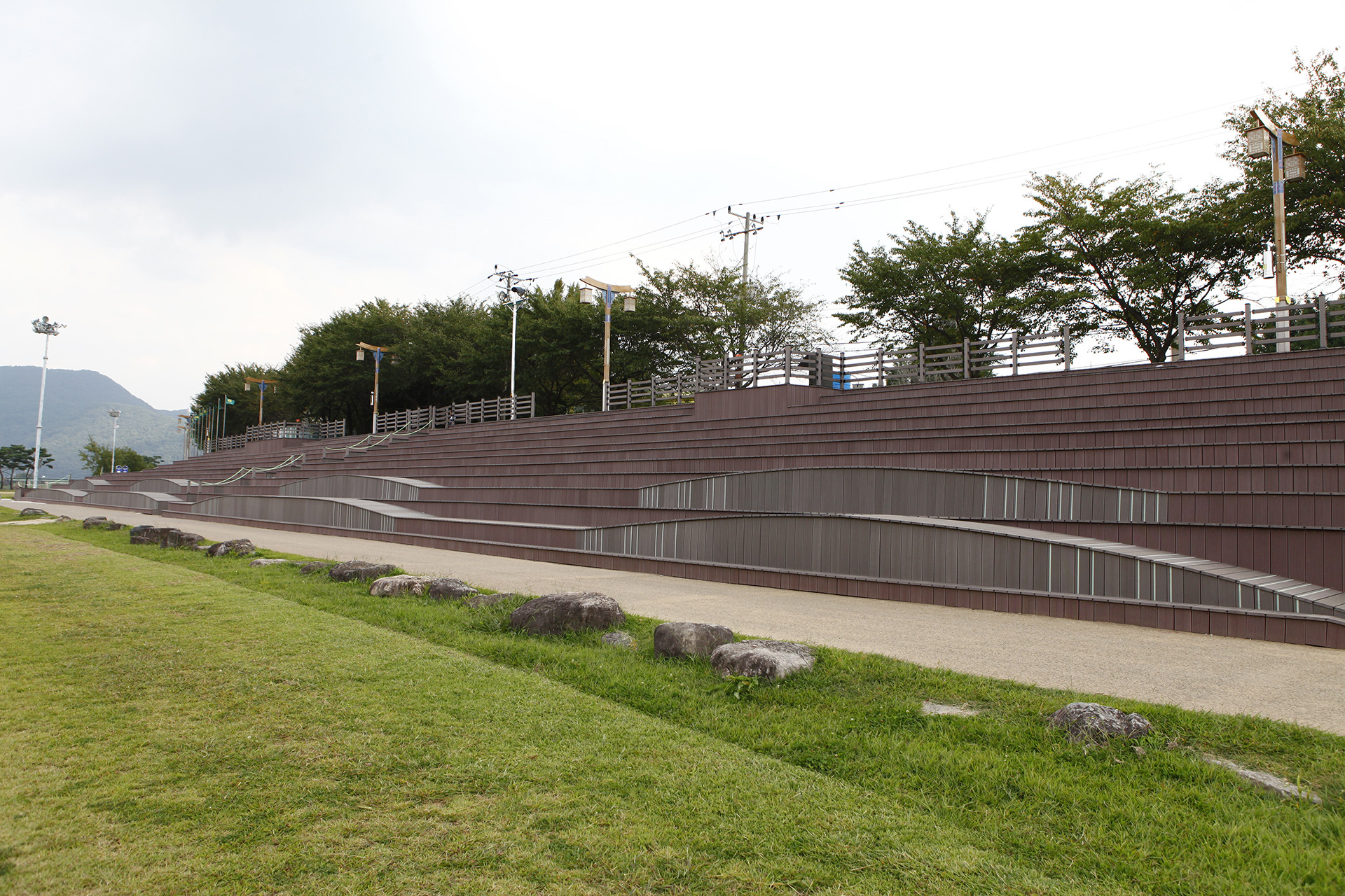 밀양강 둔치 야외공연장