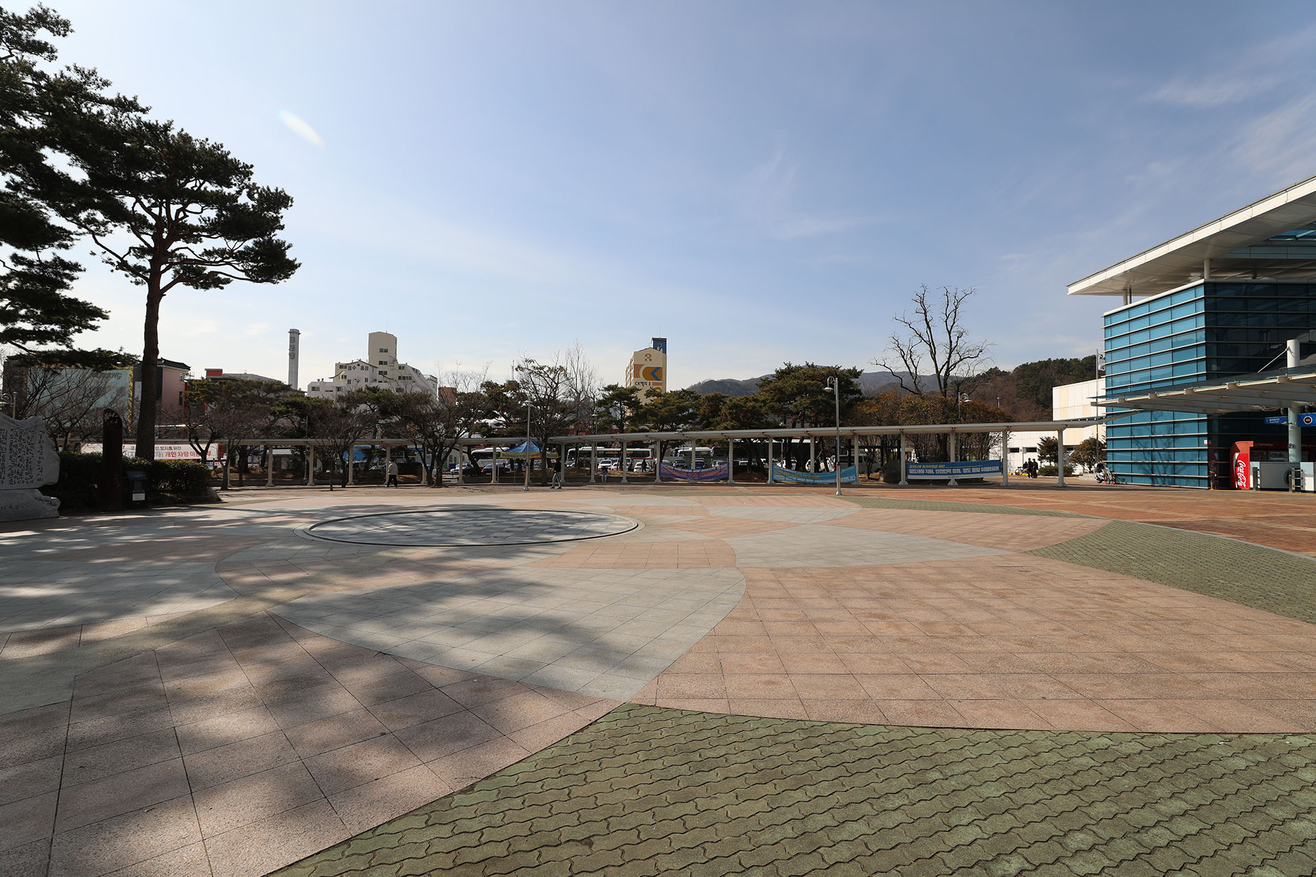 마산역 광장 주변